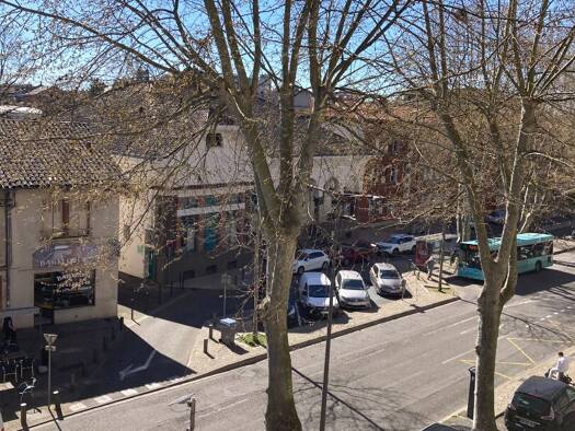 Appartement à louer 850 € 4 pièces 3 chambres 97 m² 2ème étage Centre Ville Montauban 82000