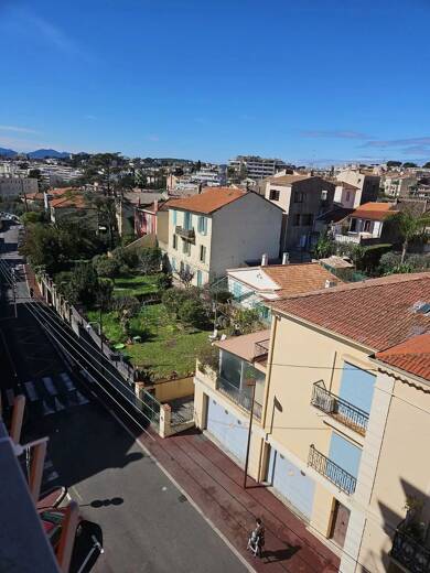 Appartement à louer 1 090 € 3 pièces 2 chambres 50,9 m² 4ème étage Le Cannet 06110
