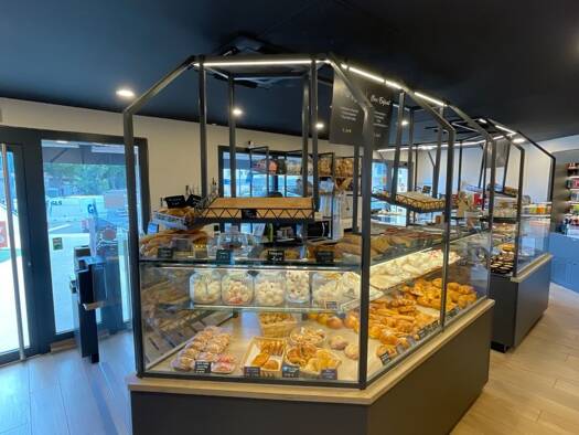 Boutique à vendre Fonds de commerce 488 000 € 200 m² de surface de vente Hyères 83400