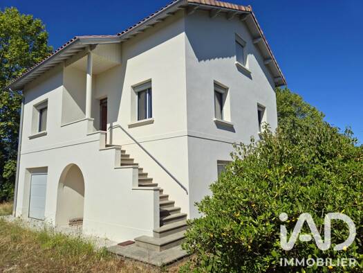 Maison de ville à vendre 366 000 € 7 pièces 2 chambres 152 m² 2 332 m² de terrain Sapiac Montauban 82000