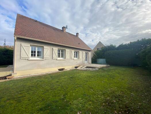 Maison de plain-pied en viager 215 000 € 3 pièces 2 chambres 87,34 m² 637 m² de terrain Est Lamorlaye 60260