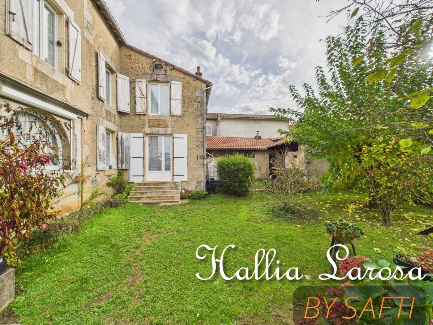 Maison à vendre, 163m², LUSSAC LES CHATEAUX