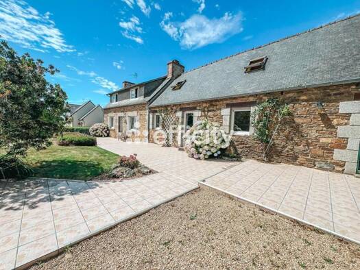Maison à vendre 294 000 € 8 pièces 4 chambres 150 m² 4 500 m² de terrain Quemperven 22450