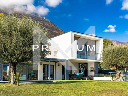 Villa à vendre 1 595 000 € 6 pièces 4 chambres 251,7 m² 1 370 m² de terrain Hameaux Saint-Ismier 38330