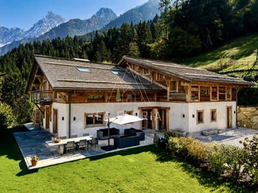 Chalet à vendre 4 800 000 € 10 pièces 5 chambres 476 m² 19 200 m² de terrain Les Houches 74310