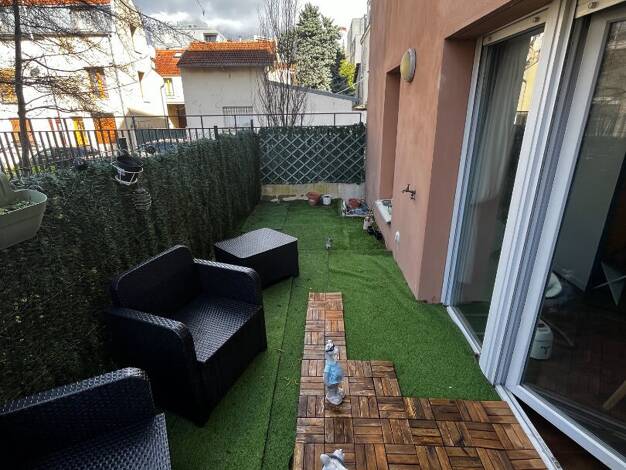 Appartement à louer 1 750 € 3 pièces 2 chambres 57 m² RDC Vieux Pont Nanterre 92000