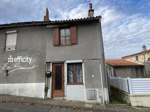 Maison de ville à vendre 36 000 € 3 pièces 2 chambres 60 m² Les Grippeaux Parthenay 79200