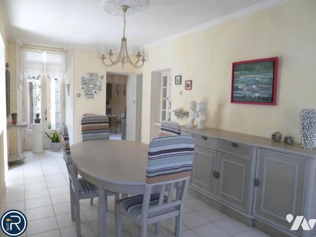 Maison à vendre, 130m², MONTSURS