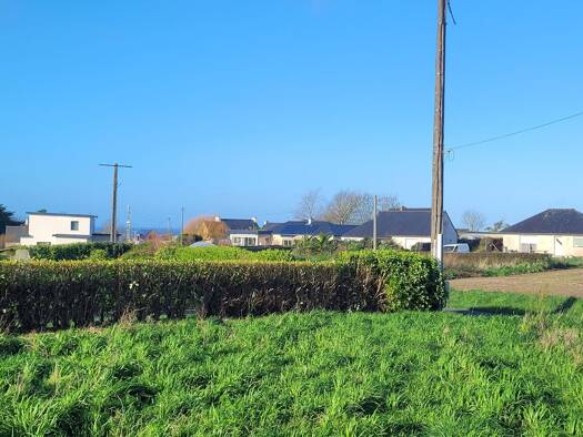 Terrain constructible viabilisé à vendre 78 000 € 600 m² de terrain Saint-Pabu 29830