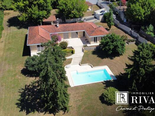 Maison à vendre 1 358 000 € 7 pièces 5 chambres 195 m² 4 245 m² de terrain Camblanes et Meynac 33360