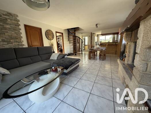 Maison à vendre 279 000 € 6 pièces 4 chambres 148 m² 594 m² de terrain Izieux-La Varizelle-La Chabure-Le Creux Saint-Chamond 42400