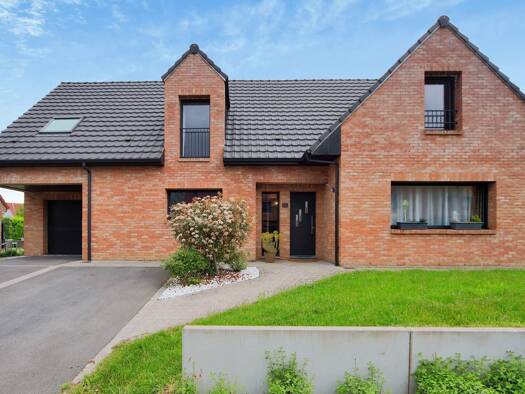 Maison à vendre 649 500 € 6 pièces 5 chambres 209 m² 781 m² de terrain Bachy 59830