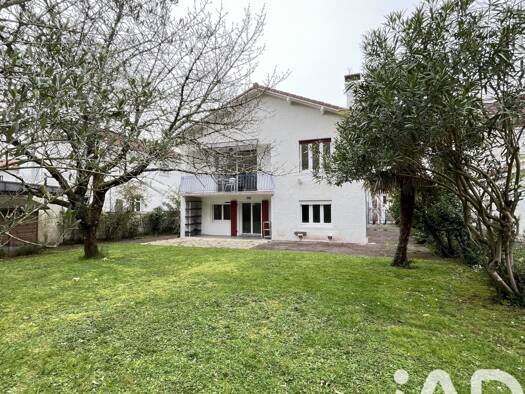 Maison de ville à vendre 392 000 € 7 pièces 4 chambres 177 m² 515 m² de terrain Pau Nord Pau 64000