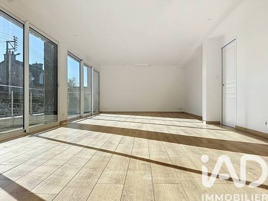 Maison de plain-pied à vendre 539 000 € 9 pièces 5 chambres 166 m² 394 m² de terrain Fontaines-Les Salesiens Dinan 22100