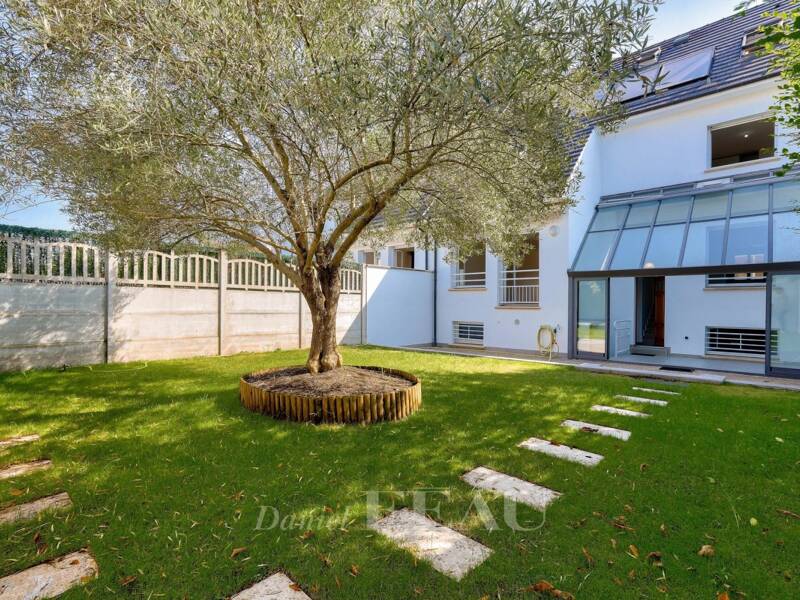 Maison à louer, 322m², NANTERRE