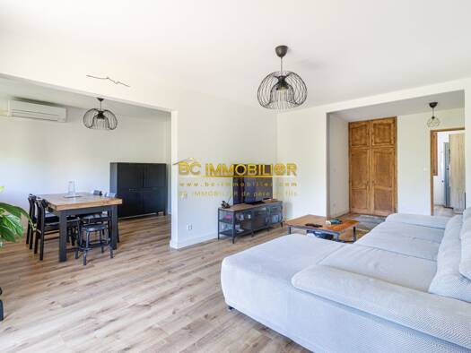 Appartement à vendre 269 000 € 5 pièces 3 chambres 97 m² Étage 3/5 Marseille 10ème 13010