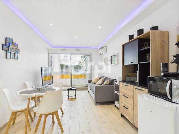 Appartement à louer 890 € 2 pièces 1 chambre 34,4 m² 2ème étage Le Gavelier-La Tour Mandelieu-la-Napoule 06210