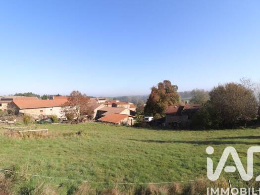 Terrain constructible à vendre 44 000 € 1 577 m² de terrain Saint-Maurice-en-Gourgois 42240