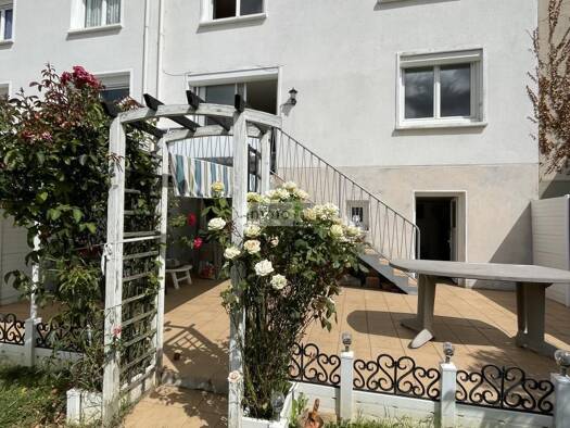 Maison à vendre 209 000 € 6 pièces 3 chambres 94 m² 166 m² de terrain Le Mans 72000