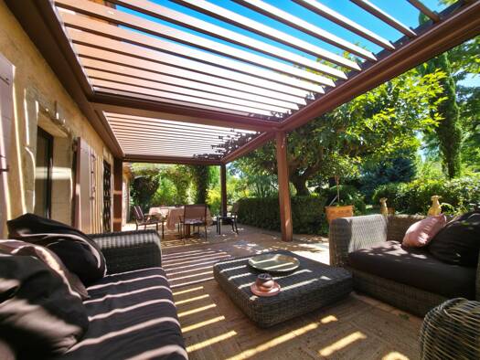 Villa à vendre 1 550 000 € 8 pièces 5 chambres 245 m² 10 000 m² de terrain Beauséjour-La Fameuse-Moulès Arles 13200