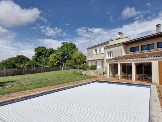 Maison en viager occupé Bouquet 51 000 € 10 pièces 9 chambres 280 m² Saint-Fort-sur-Gironde 17240