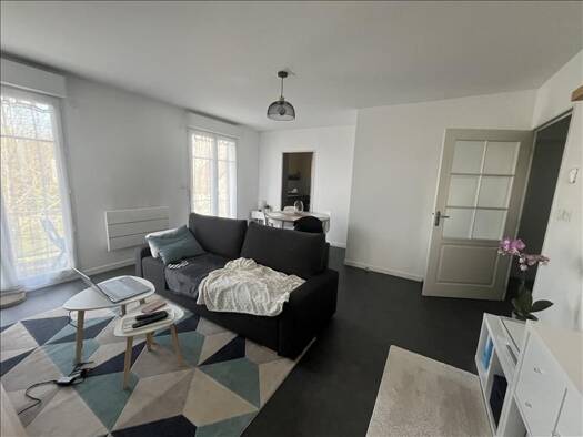 Appartement à louer 650 € 2 pièces 1 chambre 49 m² 1er étage La Ville-aux-Dames 37700