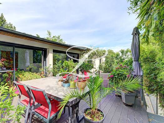 Maison à vendre 895 000 € 6 pièces 4 chambres 140 m² 280 m² de terrain Sud Le Mesnil-le-Roi 78600