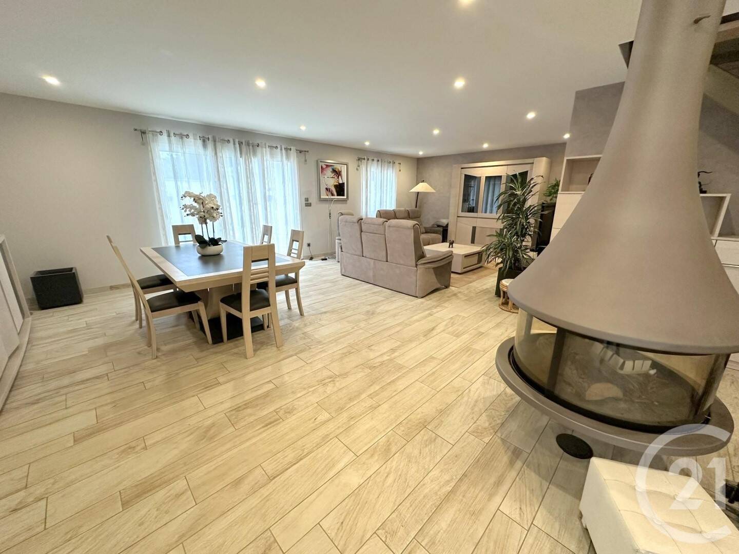 Maison à vendre, 161m², SAINT MAURICE DE GOURDANS