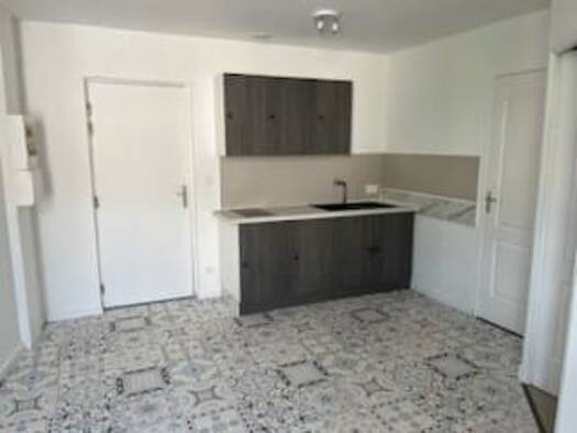 Appartement à louer 473 € 2 pièces 29 m² Étage 2/3 Clermont l Herault 34800