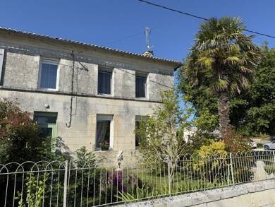 Maison à vendre 261 000 € 5 pièces 4 chambres 134 m² 1 110 m² de terrain Rioux 17460