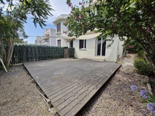 Appartement à vendre 215 000 € 2 pièces 1 chambre 37 m² RDC/1 Toulon 83100