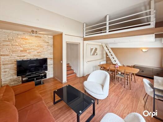 Duplex à vendre 129 300 € 1 pièce 52,75 m² 2 étages Centre Ville Lorient 56100