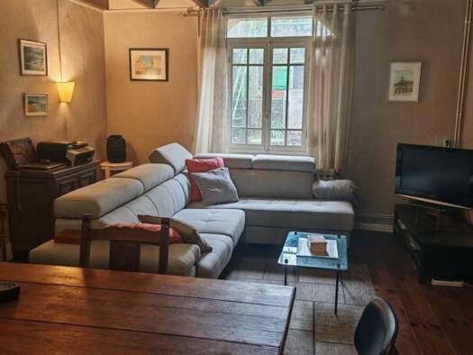 Maison de ville à vendre 139 000 € 8 pièces 5 chambres 182 m² 231 m² de terrain Saint-Savin 33920