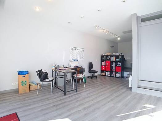 Local commercial à louer 890 € 108 m² de surface de vente Le Fousseret 31430