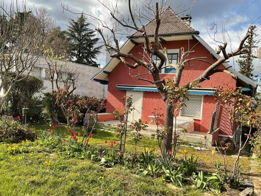 Maison à louer 1 600 € 6 pièces 5 chambres 158 m² Centre Ville Chambéry 73000