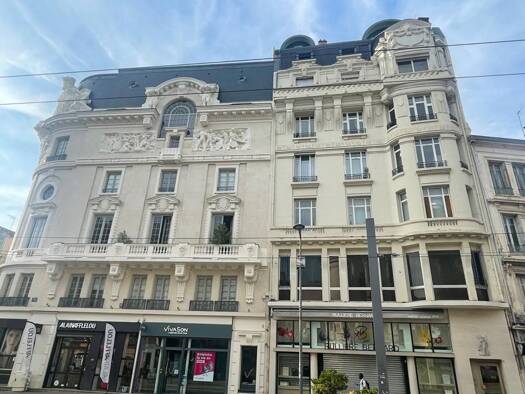 Appartement à vendre 289 000 € 7 pièces 4 chambres 165,61 m² Étage 3/5 Hyper Centre-Vieille Ville Saint-Étienne 42000