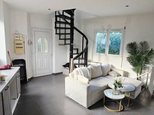 Duplex à vendre 159 000 € 2 pièces 1 chambre 57 m² RDC Ézanville 95460