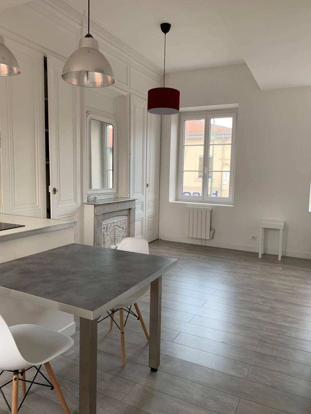 Maison à louer, 40m², TASSIN LA DEMI LUNE