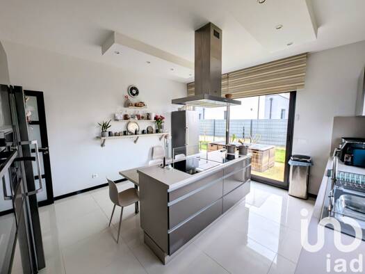Maison à vendre 570 000 € 7 pièces 5 chambres 139 m² 415 m² de terrain Isneauville 76230