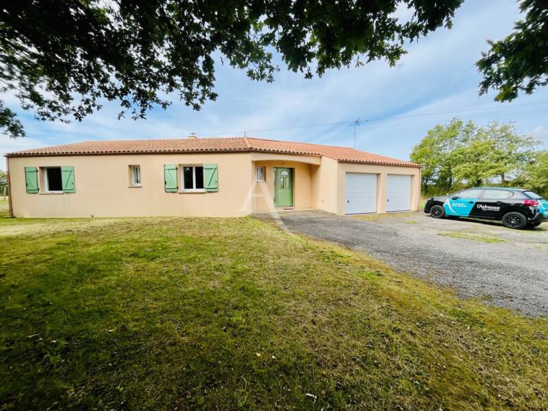 Maison à vendre, 119m², SAINTE FLAIVE DES LOUPS