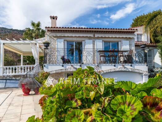 Maison à vendre 1 990 000 € 1 pièce 3 chambres 150 m² 903 m² de terrain Beausoleil 06240