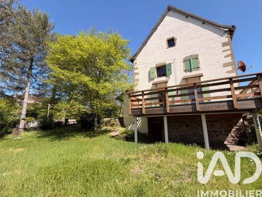 Maison de ville à vendre 198 000 € 4 pièces 3 chambres 135 m² 469 m² de terrain La Clayette 71800