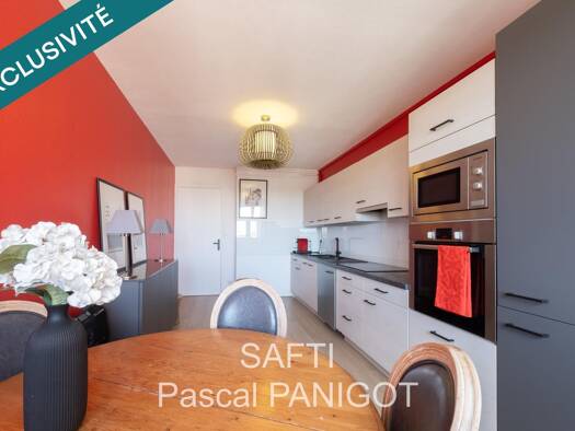 Appartement à vendre 165 000 € 4 pièces 2 chambres 108 m² Étage 10/11 Plateau de la Justice-Lilas Roses Épinal 88000