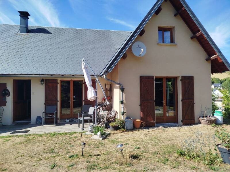Maison à vendre, 130m², BESSE ET SAINT ANASTAISE