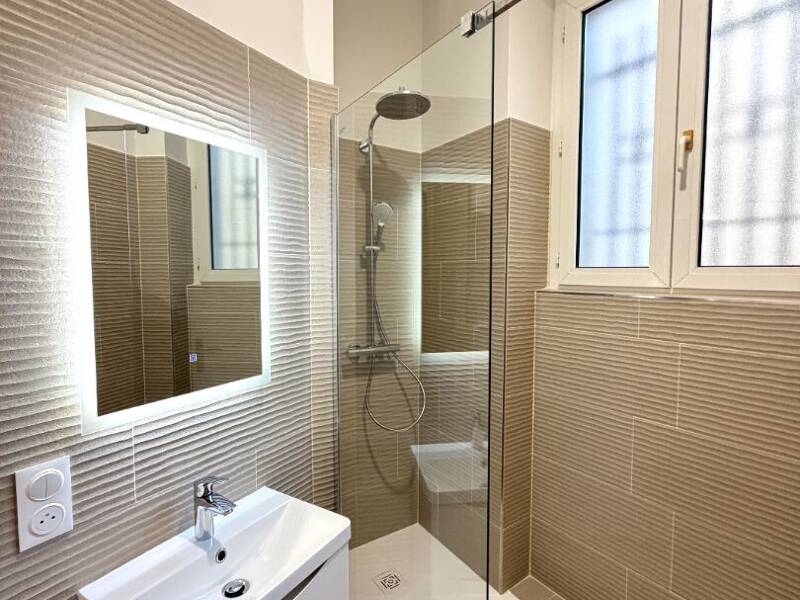 Maison à louer, 20m², PARIS 18E