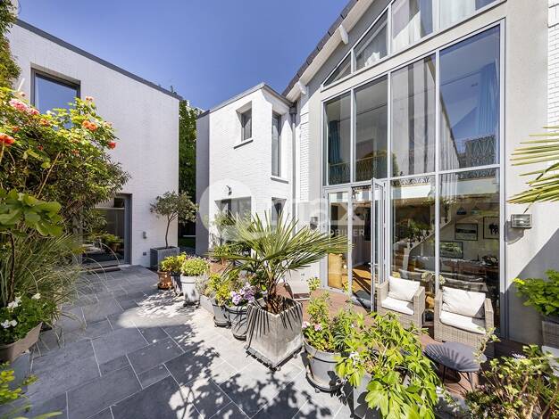 Maison à vendre 1 650 000 € 10 pièces 7 chambres 200 m² 335 m² de terrain Hôtel de Ville Courbevoie 92400