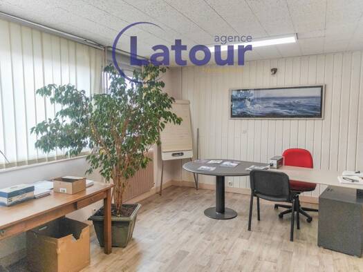 Local commercial à vendre 148 500 € 99 m² de surface de vente Dreux 28100