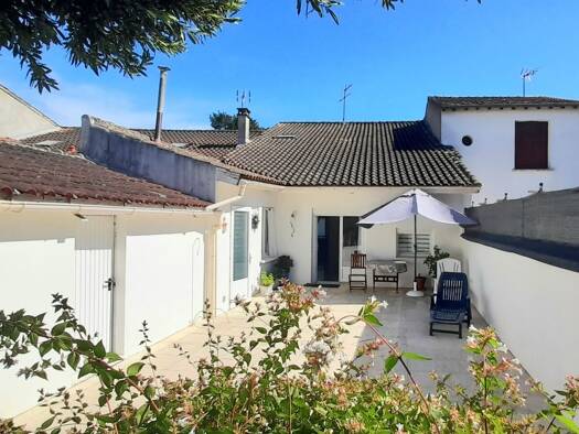 Maison de ville à vendre 199 000 € 5 pièces 4 chambres 132 m² 450 m² de terrain Valence 82400