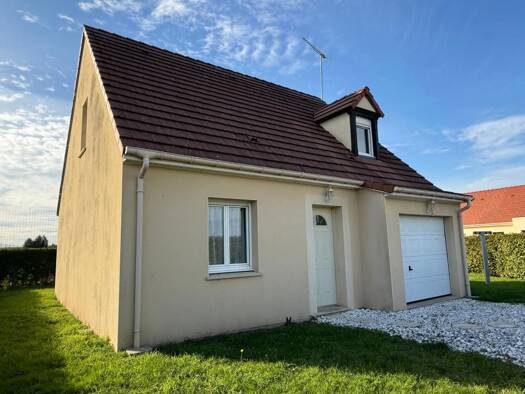 Maison à vendre 149 800 € 4 pièces 3 chambres 85 m² 600 m² de terrain Neufchâtel-en-Saosnois 72600