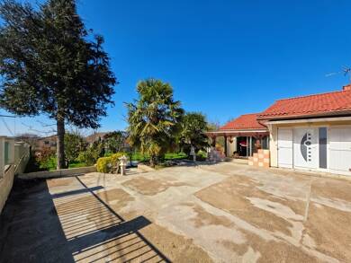 Maison à vendre 255 000 € 7 pièces 4 chambres 157 m² 1 537 m² de terrain Saint-Amour 39160